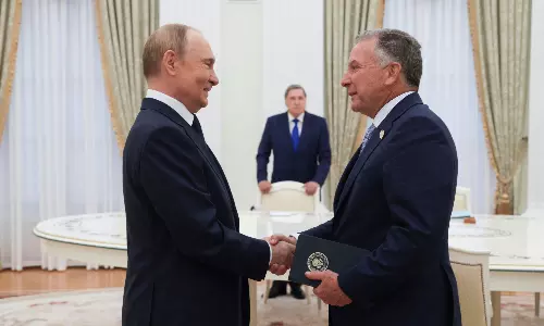 Trump Envoy Meets Putin Ahead of Russia-Ukraine Peace Deadline