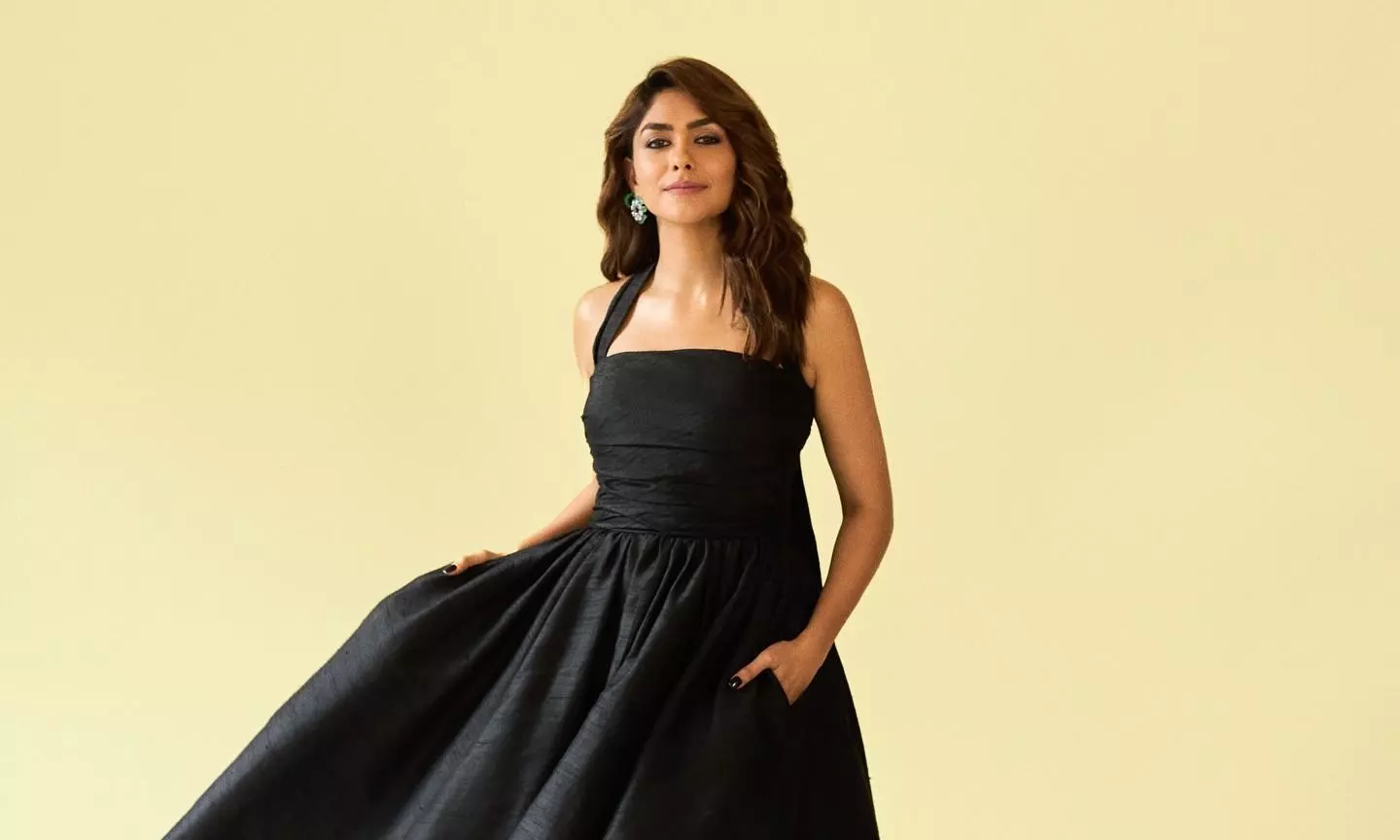 Mrunal Thakur Shuts Down ‘Curvy Equals Lazy’ Talk