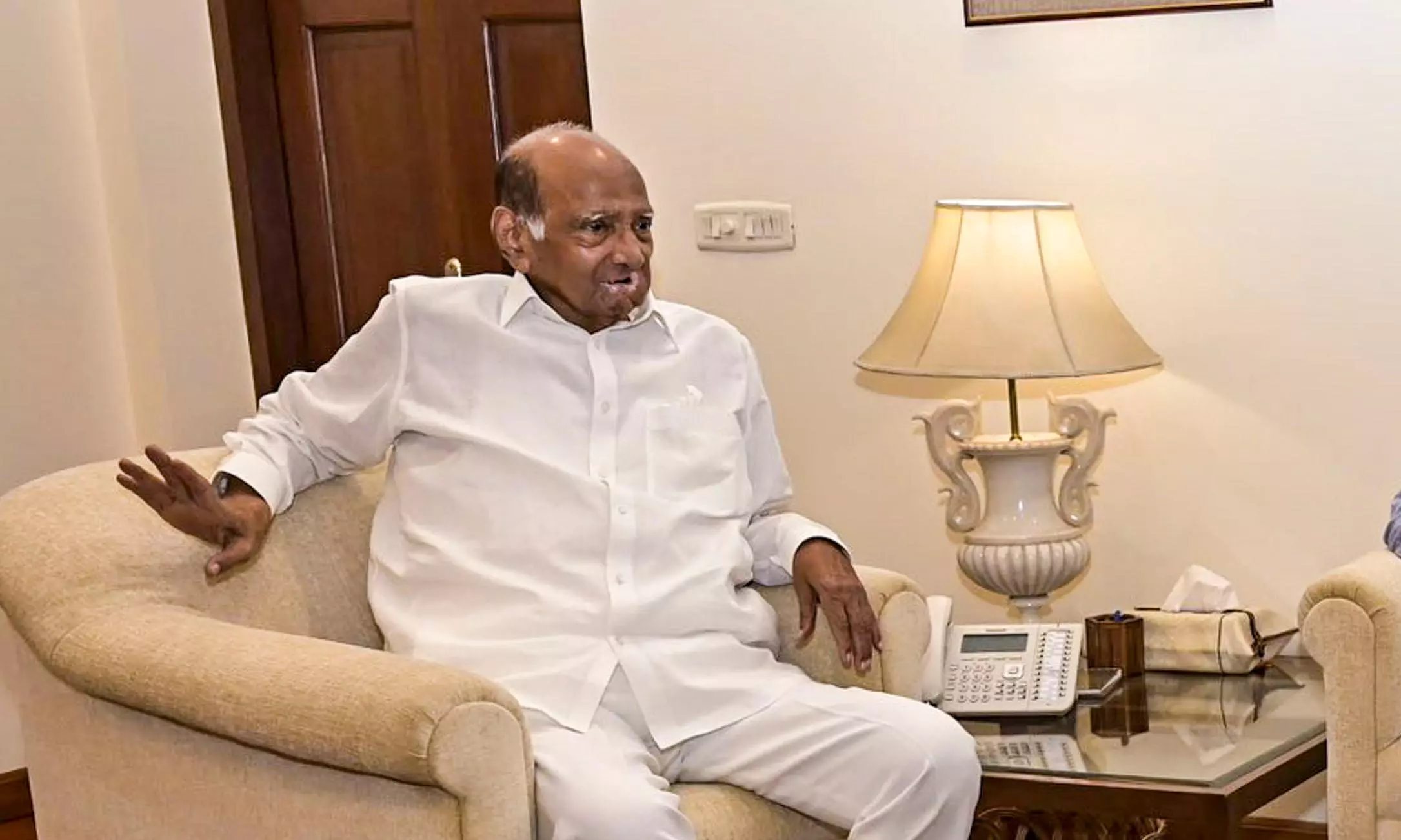 Pawar Backs Rahul’s Vote Theft Claims, Urges ECI Probe