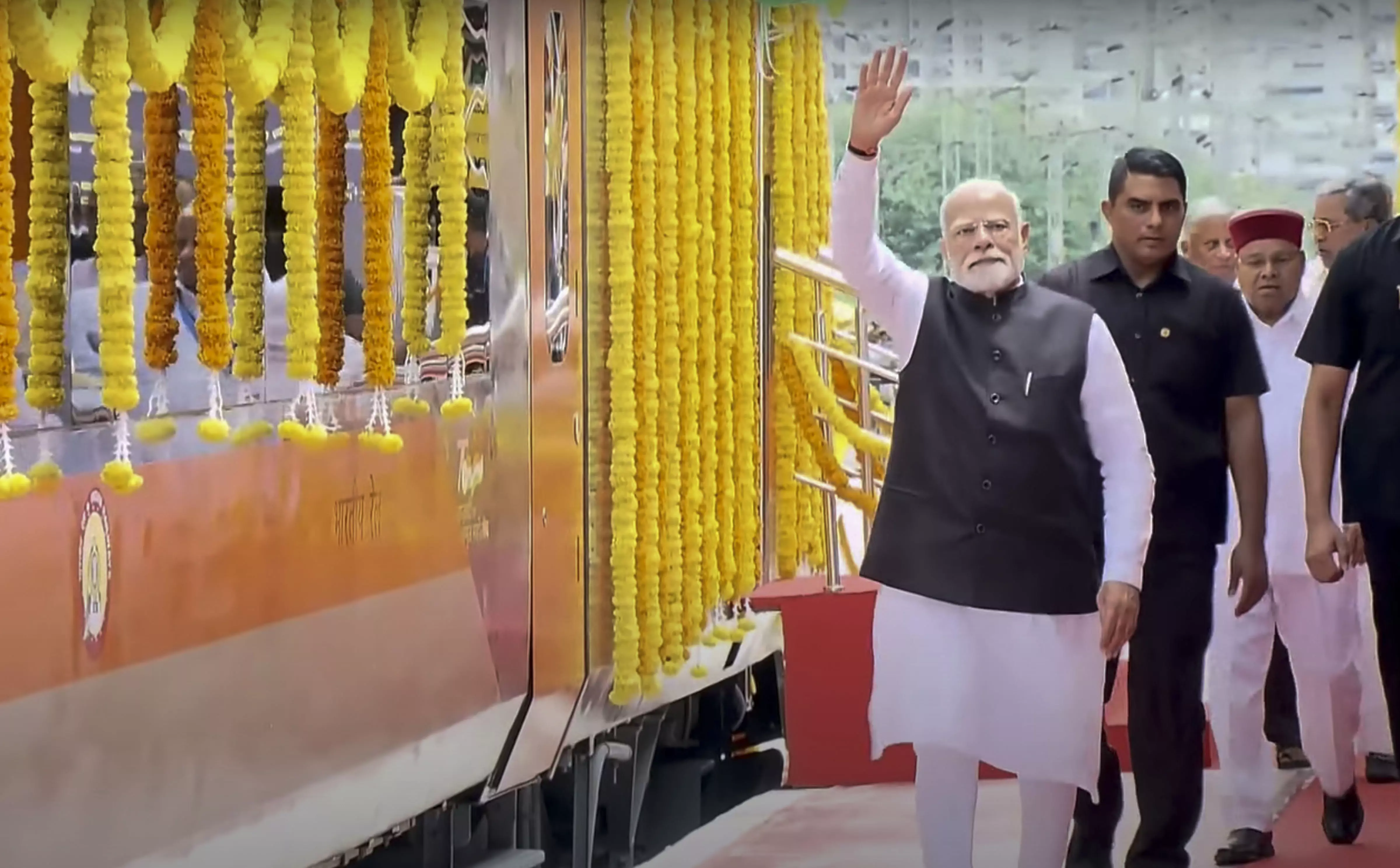PM Flags off 3 Vande Bharat Trains in Bengaluru