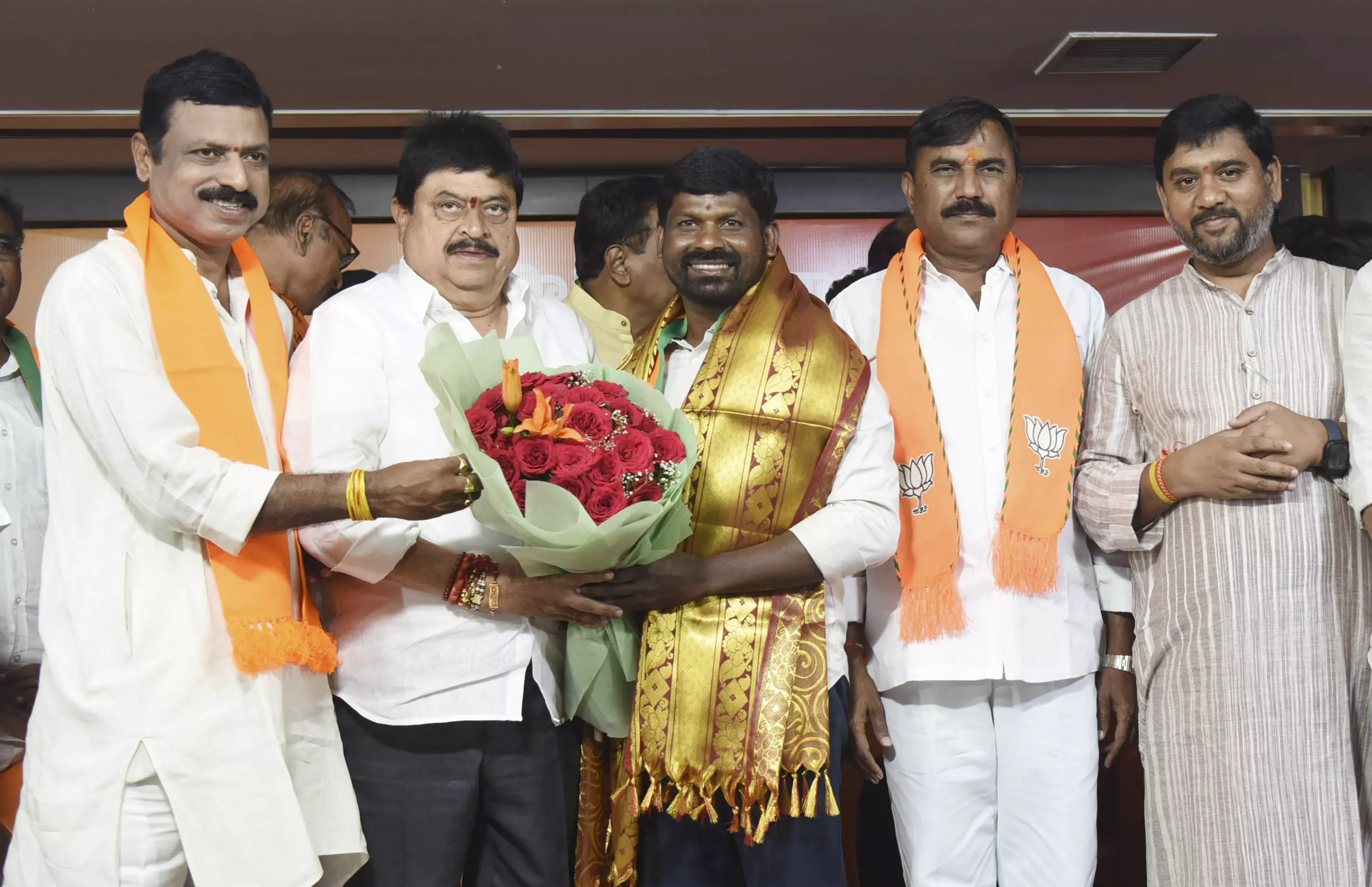 Telangana BJP Chief Labels Rahul Gandhi a “Fake Indian”