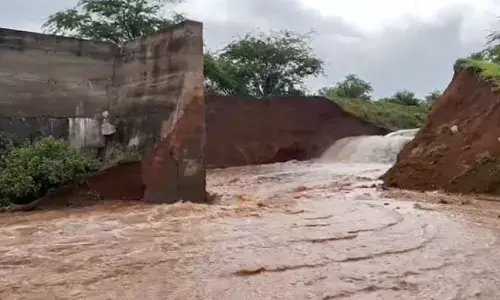 Breach in Kalwakurthi Lift Irrigation Scheme Canal Floods Fields in Nagarkurnool Breach in Kalwakurthi Lift Irrigation Scheme Canal Floods Fields in Nagarkurnool