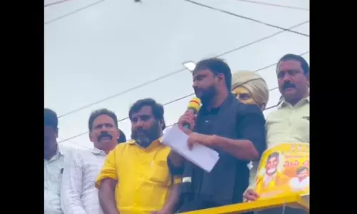 Settibalijas Do Abhishekam to CM Photo on Getting 10% Quota