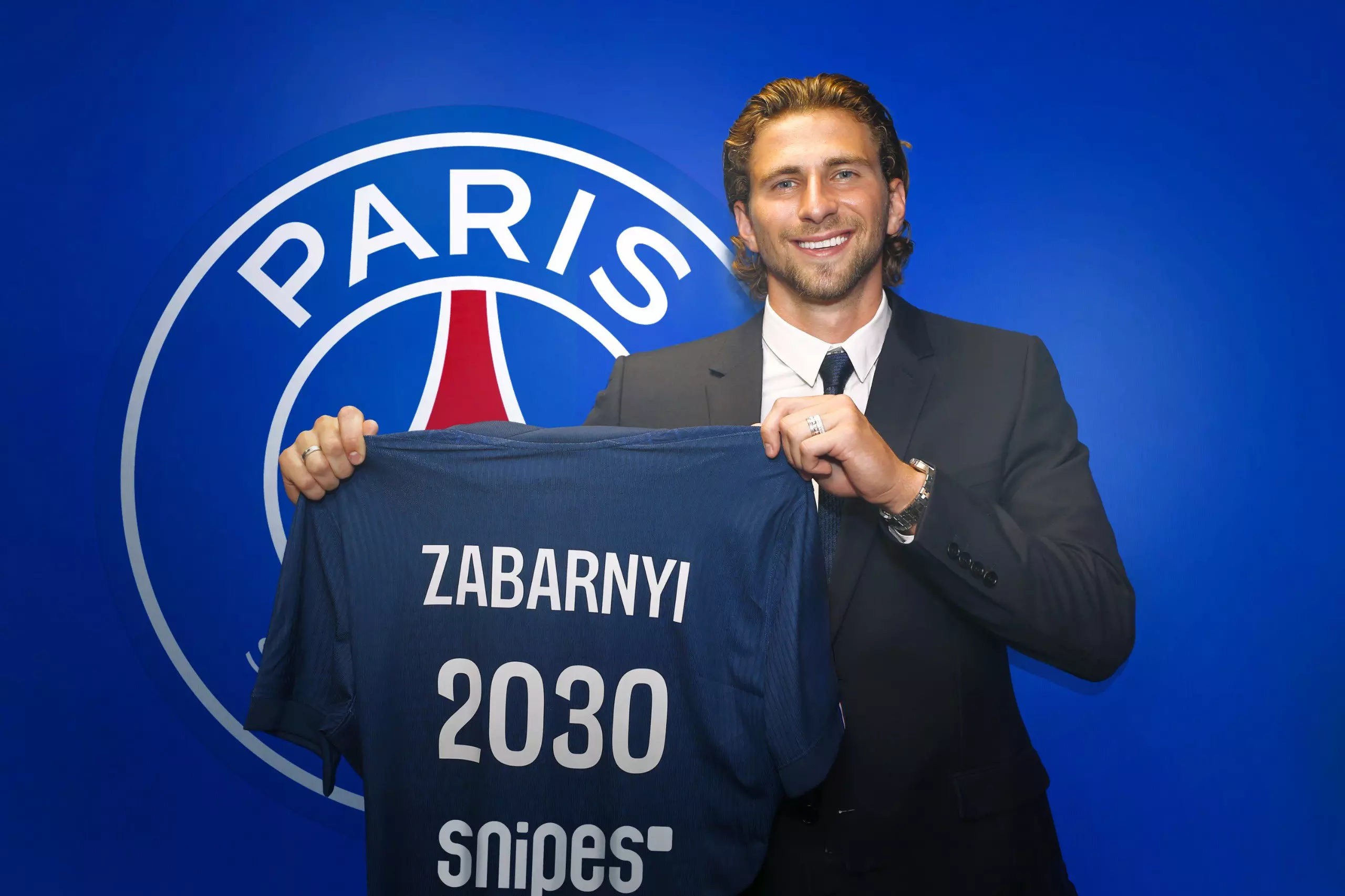 PSG Strengthens Defense by Signing Zabarnyi from Bournemouth