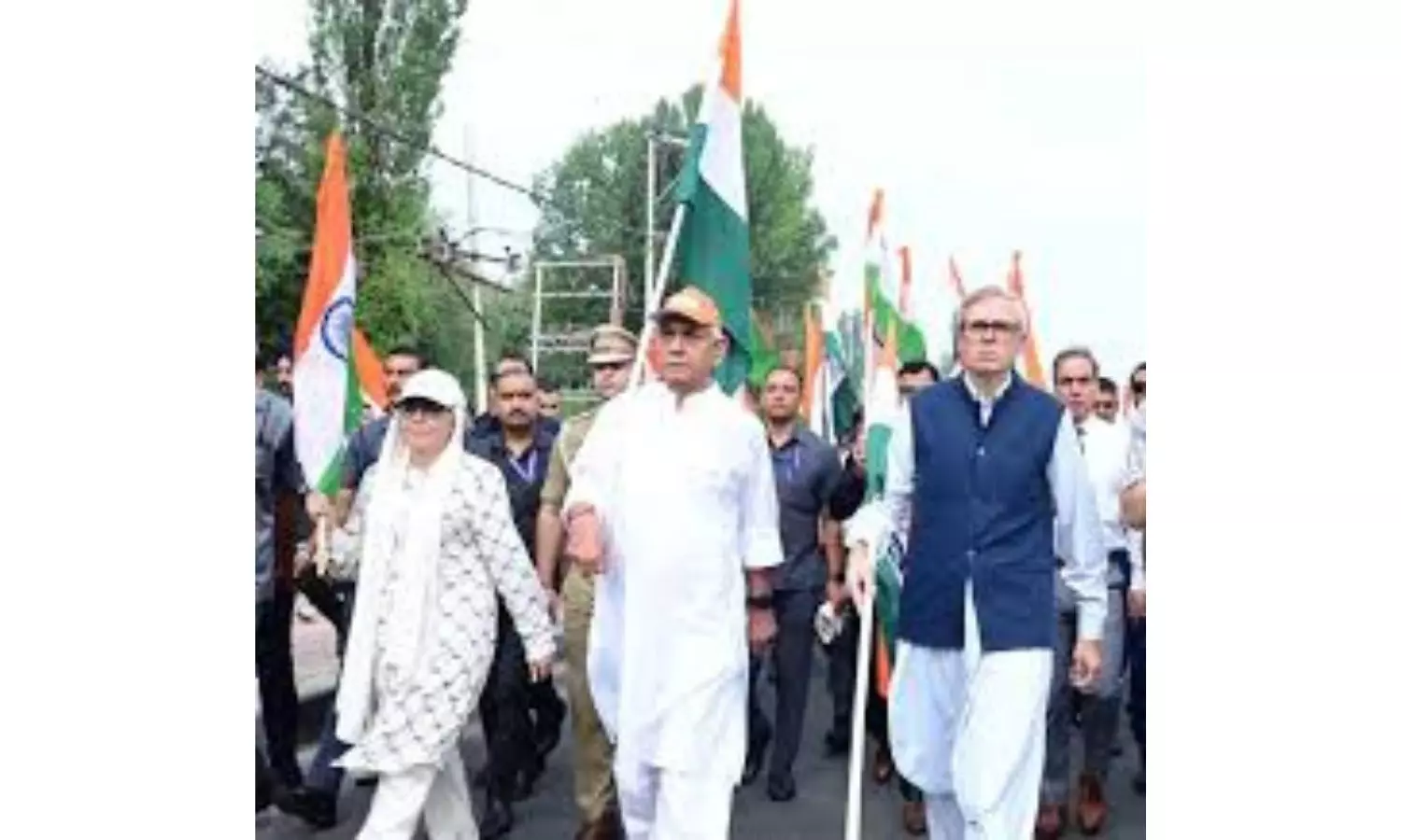 J&K L-G, CM Laud Security Forces, Rally for National Pride at Tiranga Yatra J&K L-G, CM Laud Security Forces, Rally for National Pride at Tiranga Yatra