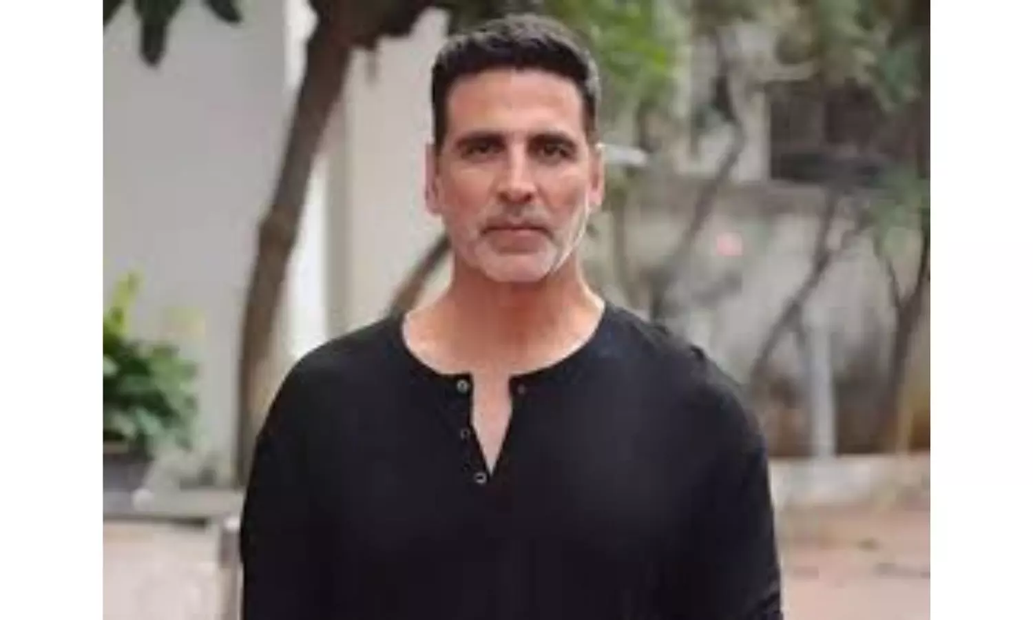 Akshay Kumars Vehicle Seized for Illegal Tinting in Jammu