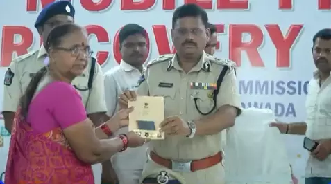 Vijayawada Police Recover 600 Stolen Mobile Phones