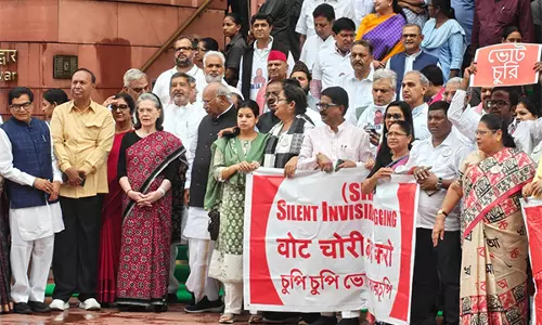 Sonia, Kharge Join INDIA Bloc Protest Over Bihar SIR