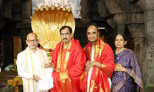 Hyderabad Devotee Donates Rs 1.1 Cr to TTD in Andhra Hyderabad Devotee Donates Rs 1.1 Cr to TTD in Andhra