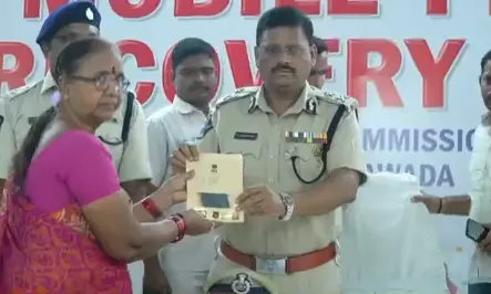 Vijayawada Police Recover 600 Stolen Mobile Phones