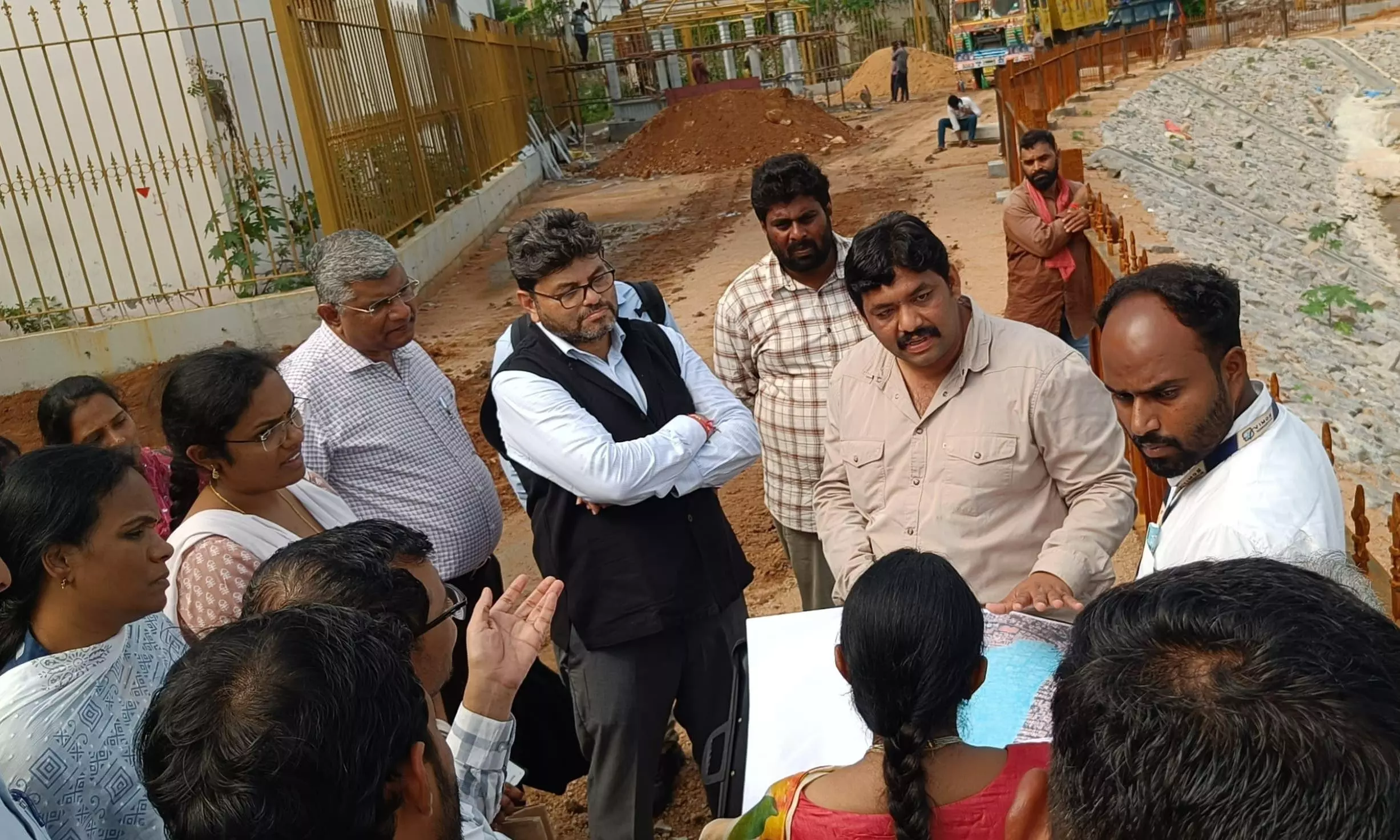 Delhi Municipal Officials Study Hyderabads Lake Restoration Work