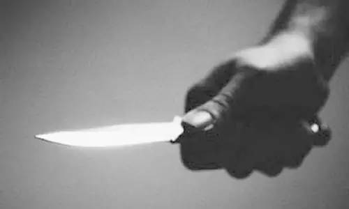 Assistant Engineer Robbed, Groped at Knife Point in Benguluru