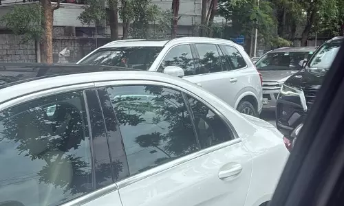 GHMC Notice To Oakridge Over Road Parking