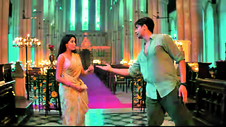 Double Trouble For ‘Param Sundari’ Double Trouble For ‘Param Sundari’