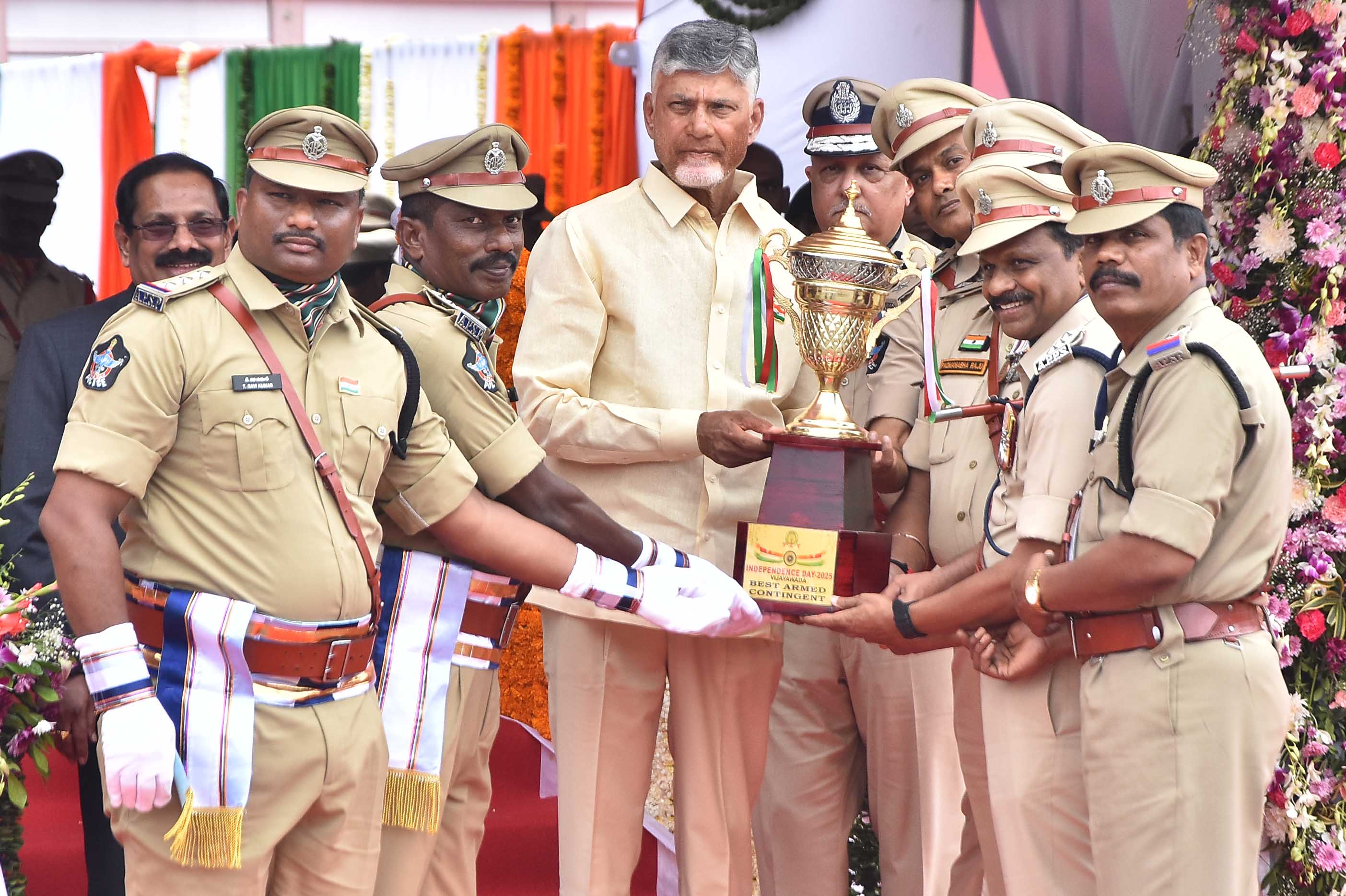 AP CM Presents Independence Day Awards to Police Personnel