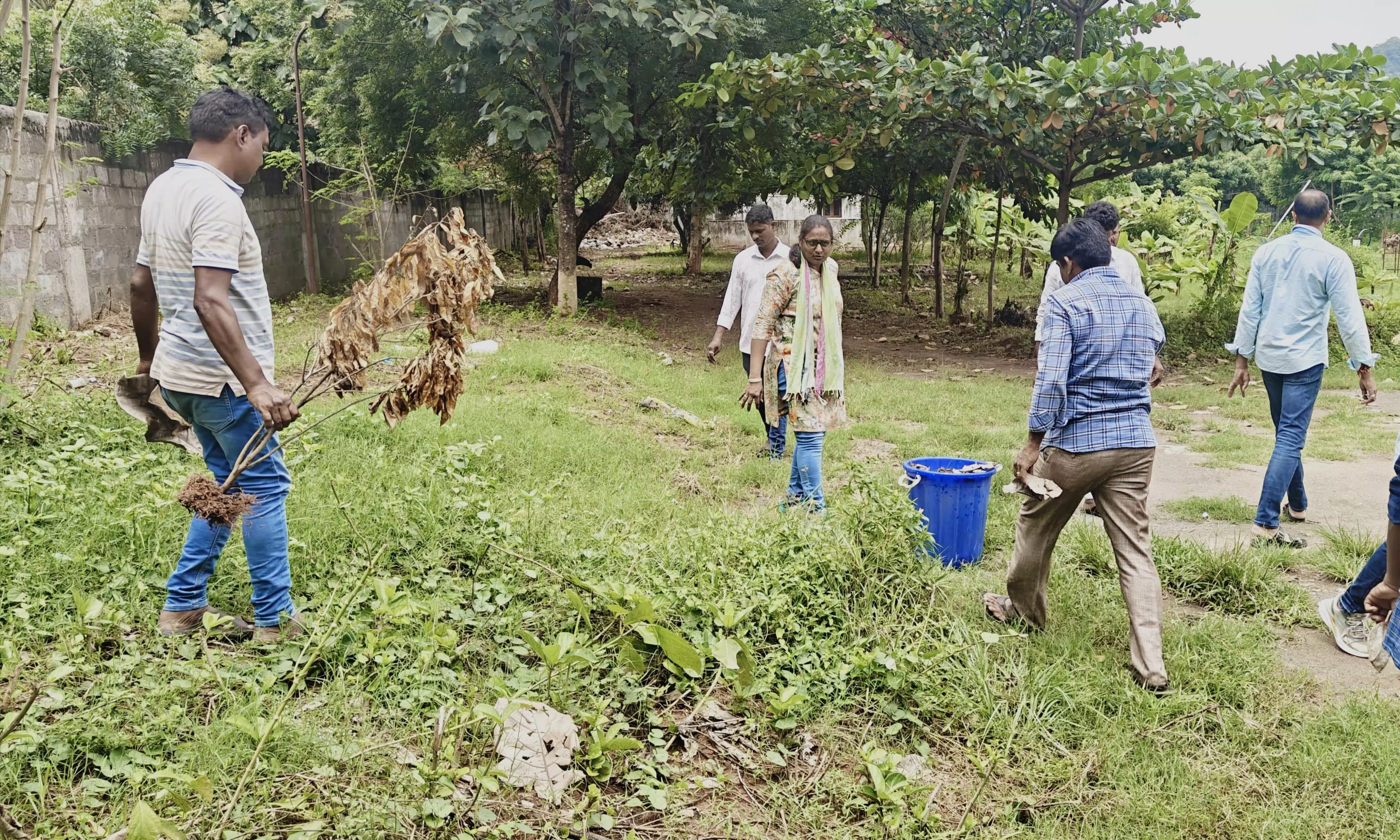 Cops Take Cleanliness Pledge, Curb Plastic Use