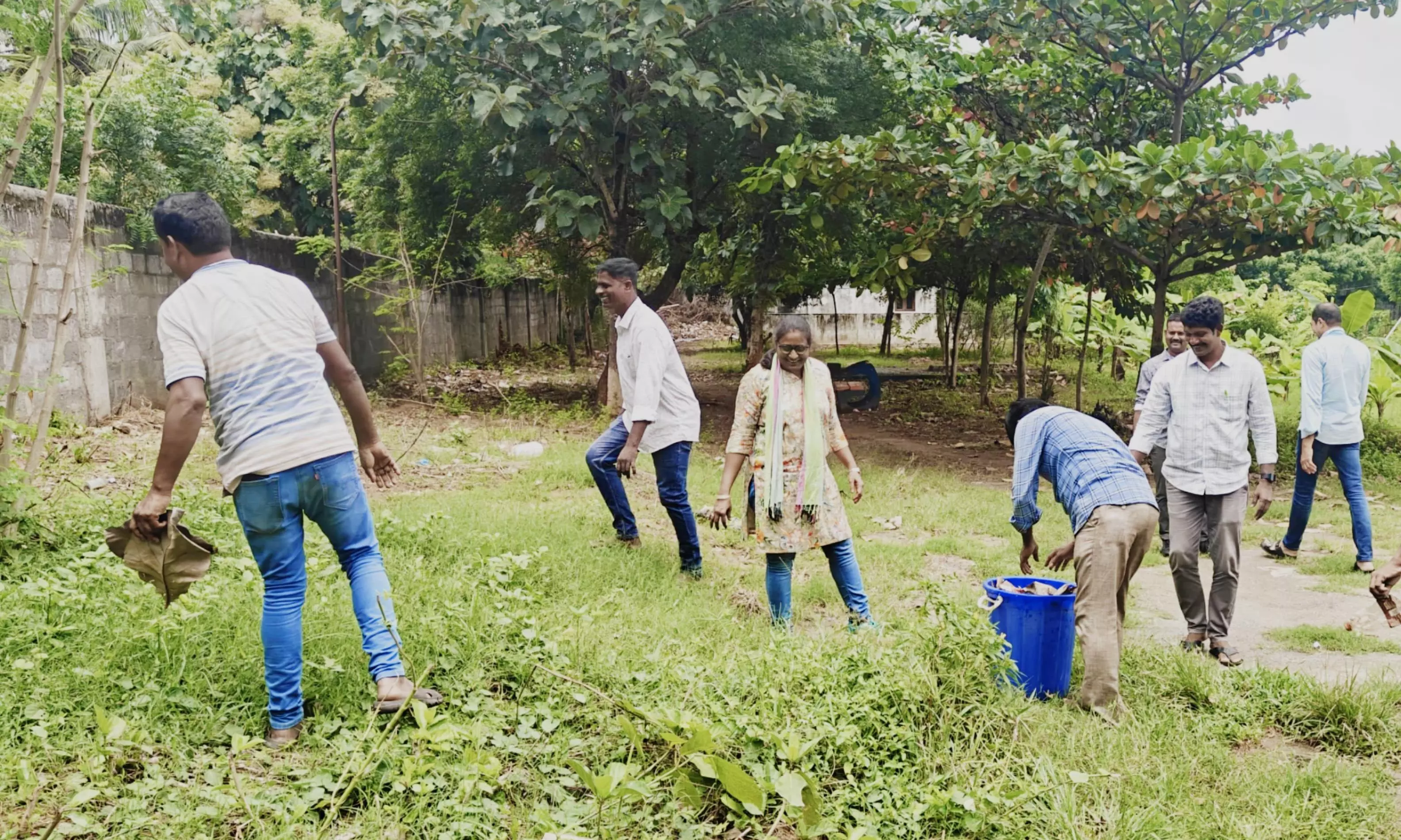 Cops Take Cleanliness Pledge, Curb Plastic Use