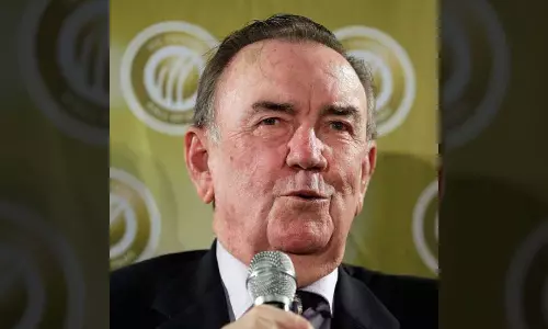 Bob Simpson, Former Australian Cricketer, Captain, Coach, Dies at Age 89