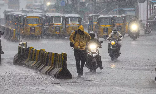 Heavy Rains Lash Telangana; Yellow Alert Issued Heavy Rains Lash Telangana; Yellow Alert Issued