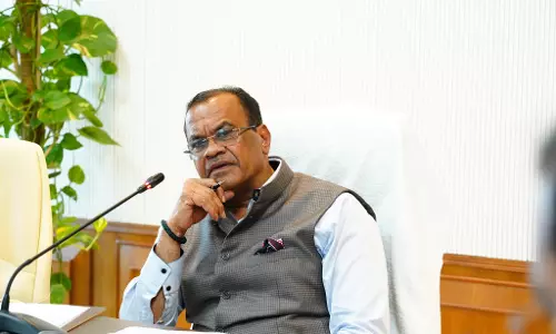 Komatireddy Reviews Rain Damage, Orders Immediate Road Restoration