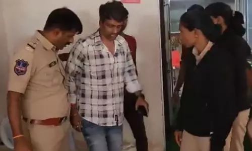 Hostel Owner Assaulted For Misbehaving With Girl in Madhapur