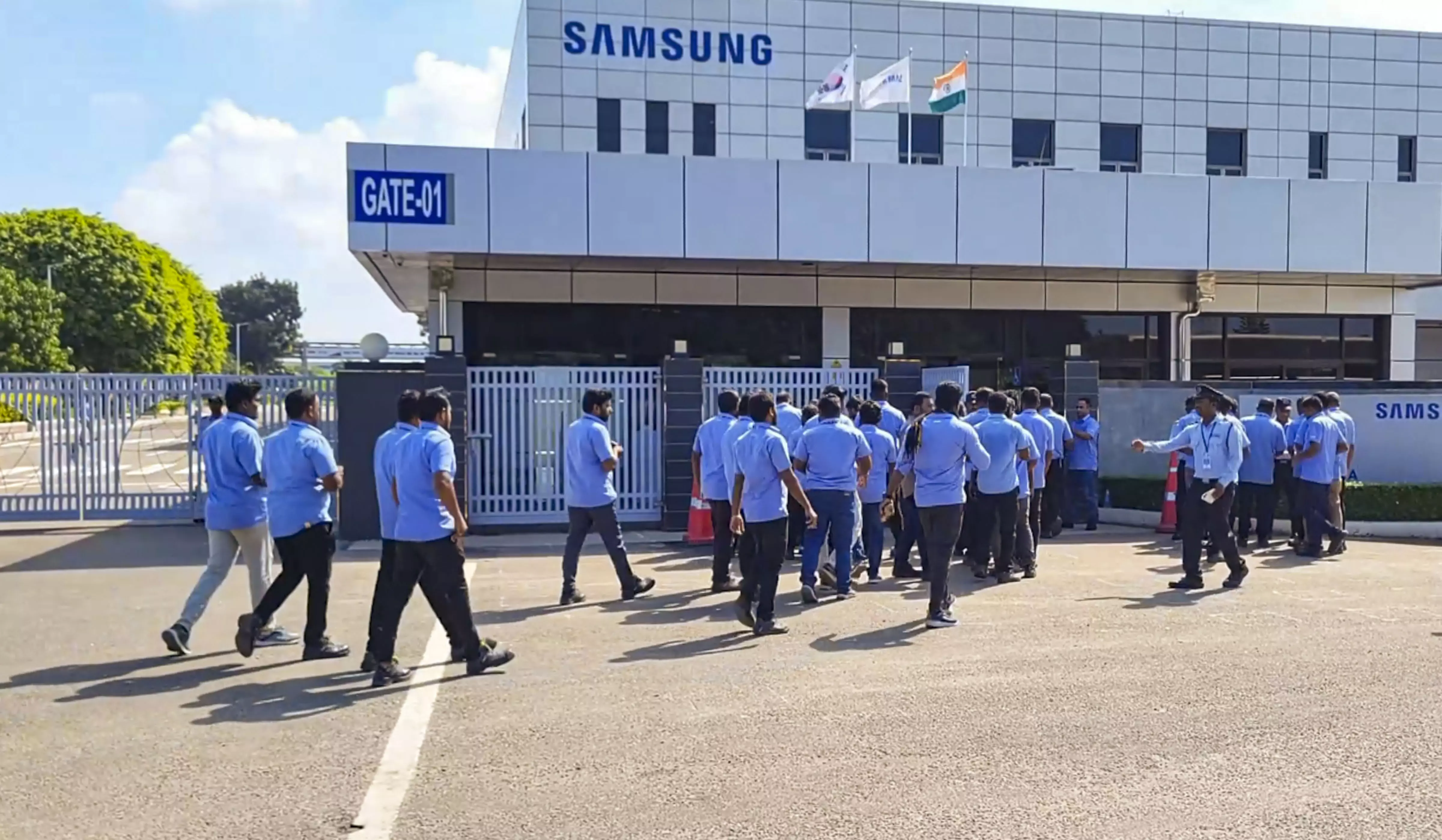 Samsung Begins Manufacturing Laptops in India Samsung Begins Manufacturing Laptops in India
