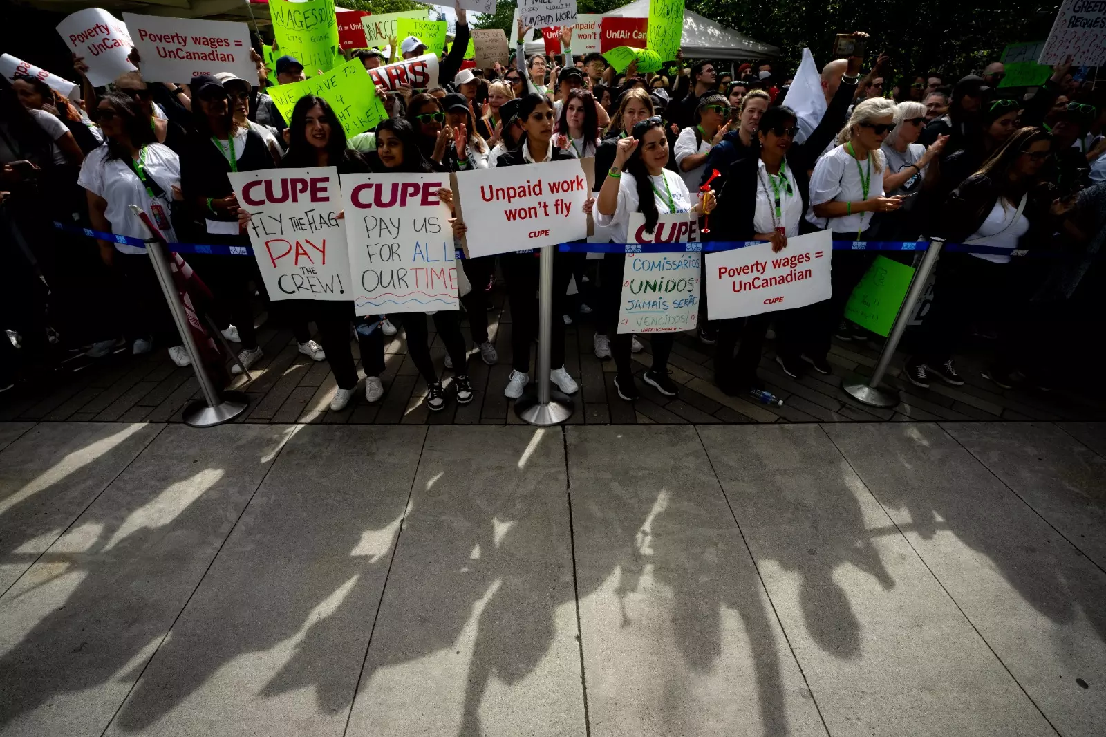 Air Canada Suspends Restart Plans After Flight Attendants Union Defies Return to Work Order Air Canada Suspends Restart Plans After Flight Attendants Union Defies Return to Work Order