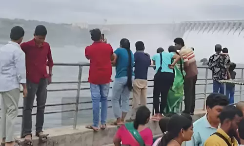 Tourists Flock to Nagarjunasagar on Holiday