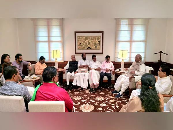 Oppn  to Move Impeachment Motion Against CEC