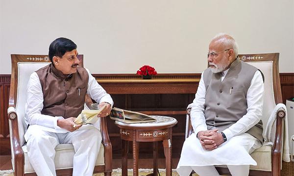 MP CM Meets PM, Discusses Industrialization, Metro, CS