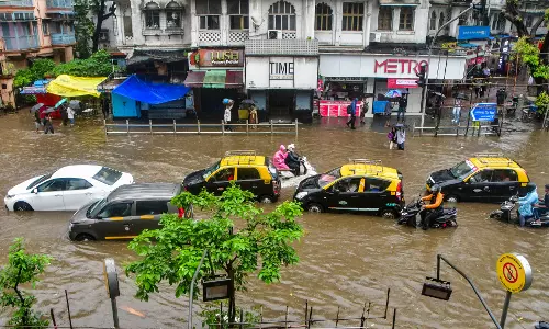 Heavy Rain Paralyses Mumbai
