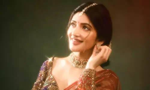 Sreeleela Adds Glamour To Her Traditional Outfit