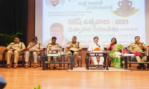 Ponnam Reviews Arrangements for Ganesh Festival in Hyderabad