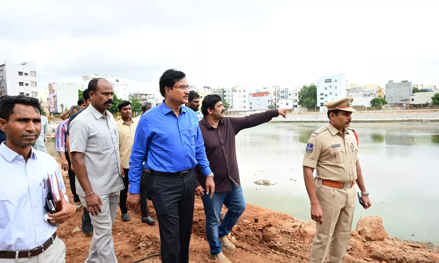 Beautify Bathukammakunta Ahead of Dasara: HYDRAA Chief to Officials