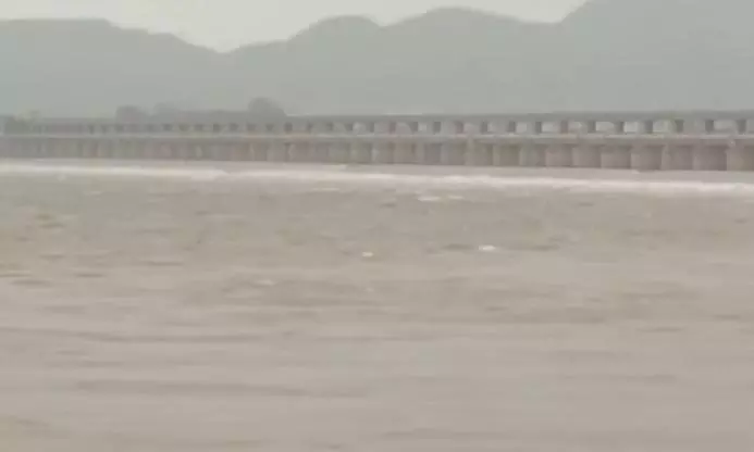 Godavari, Krishna in Spate