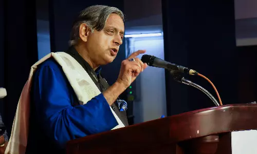 Tharoor: Onus on Pak to Normalise Ties