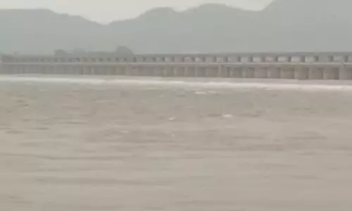 Godavari, Krishna in Spate