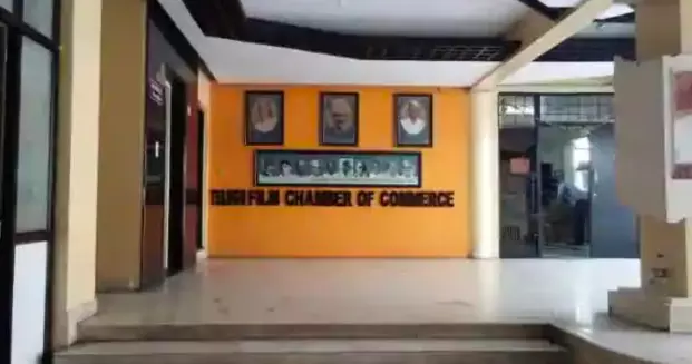 Labour Commissioner To Mediate Between Producers And Cine Workers