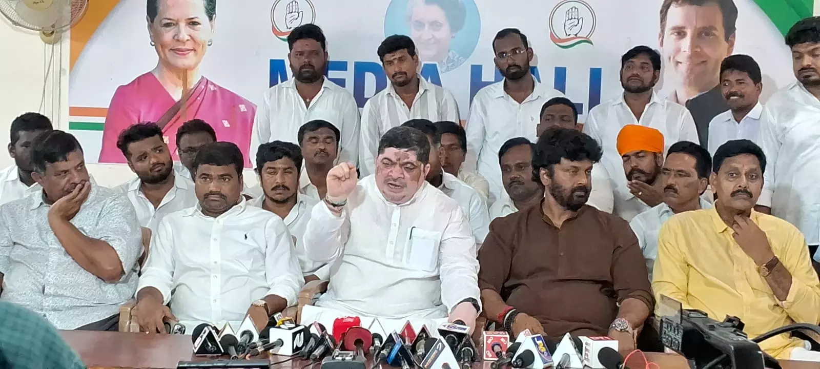 Centre Controls Urea Distribution: Ponnam