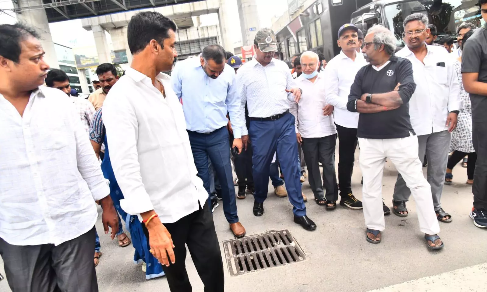 GHMC And HYDRAA Commissioners Inspect Maitrivanam Drain Line
