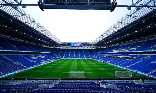 Newcastle Host Liverpool amid Isak Stand-off, Spurs Test New-Look Man City