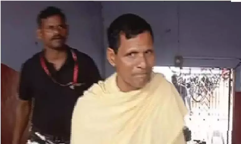 Security Breach at Puri Srimandir: UP Man Detained While Attempting to Scale Temple Security Breach at Puri Srimandir: UP Man Detained While Attempting to Scale Temple