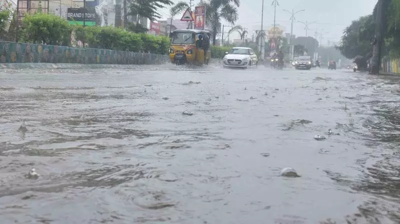 Heavy Rain Batters Kerala; Orange Alert in Six Districts