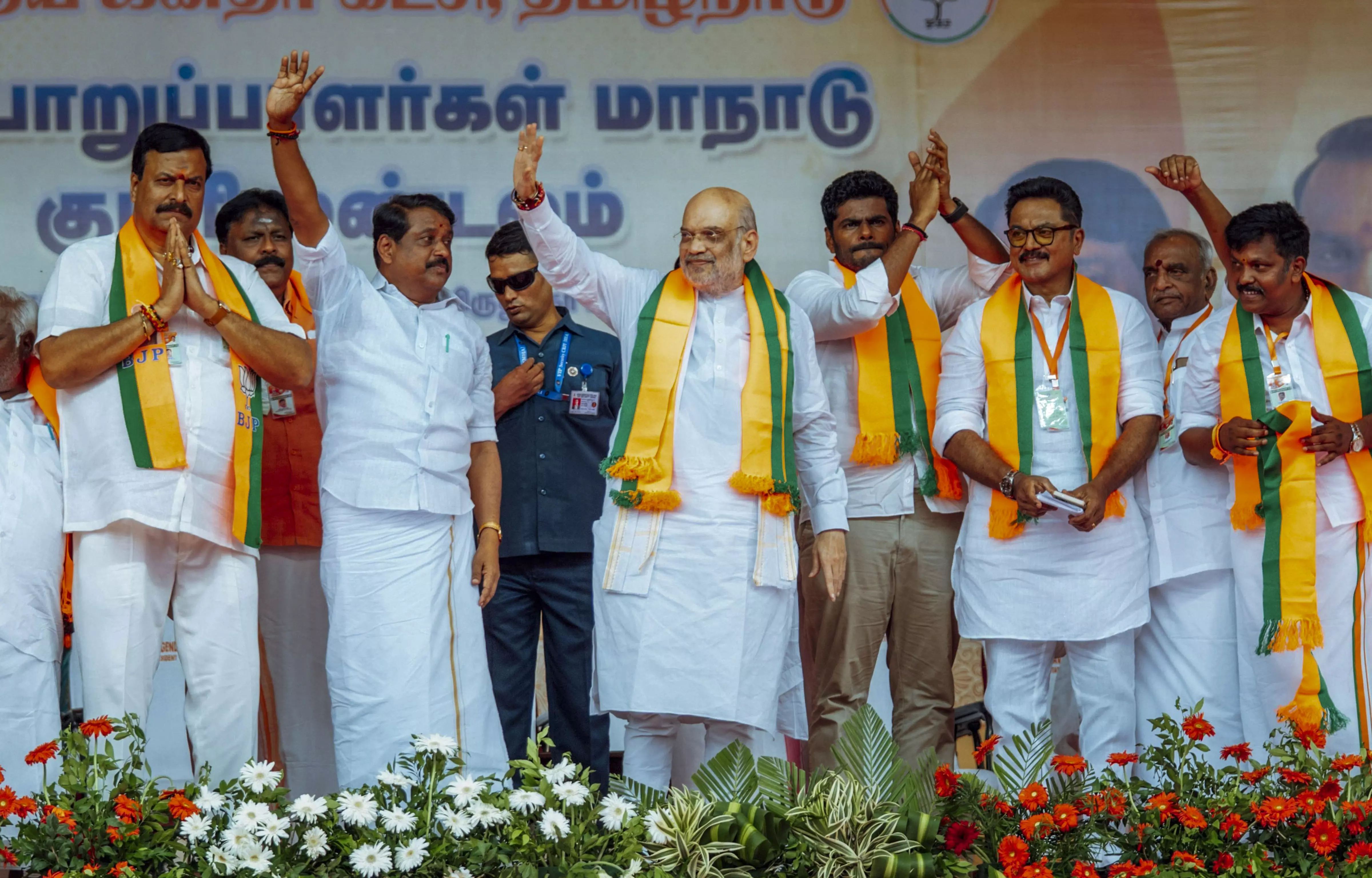 Sonia Gandhi Wants Rahul For PM, Stalin Backs Udhayanidhi For TN CM: Shah Says Both ‘Plans’ Will Fail Sonia Gandhi Wants Rahul For PM, Stalin Backs Udhayanidhi For TN CM: Shah Says Both ‘Plans’ Will Fail