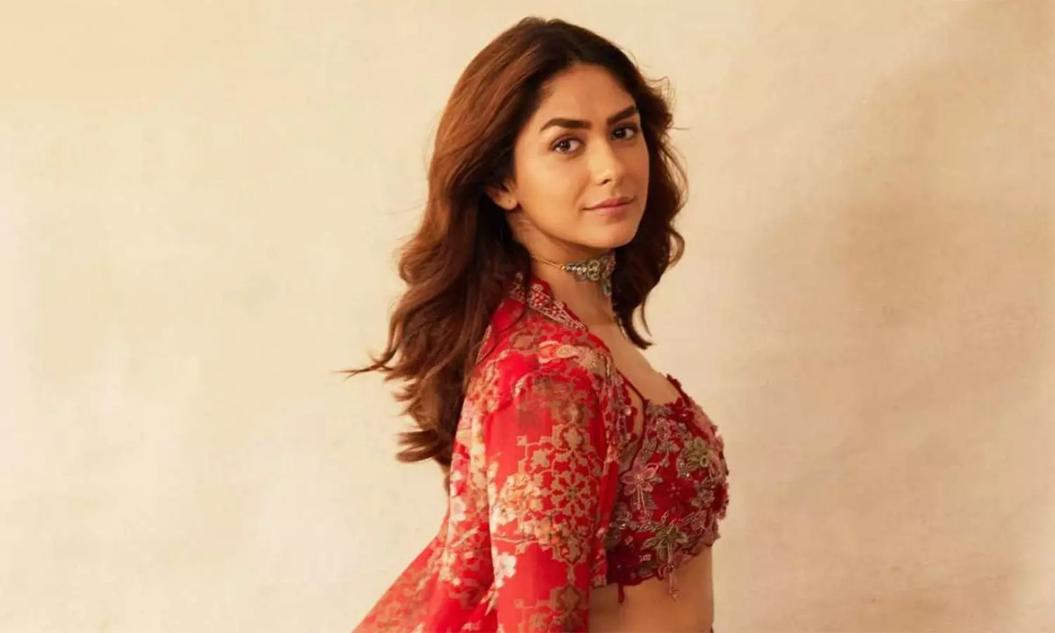 Mrunal Thakur Backs Girl-Centric Film Paradha Mrunal Thakur Backs Girl-Centric Film Paradha