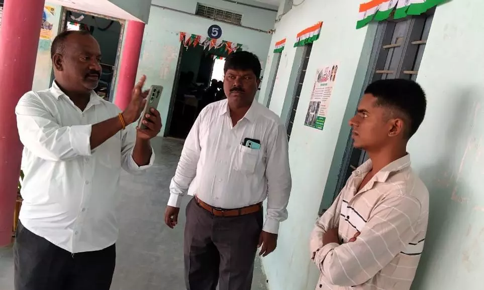 텔랑가나 주에서 프라이버시를 보호하며 출석 관리를 위한 얼굴 인식 시스템이 도입된 모습.