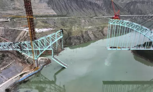 China Bridge Collapse Kills 12 Workers, 4 Missing in Yellow River Tragedy