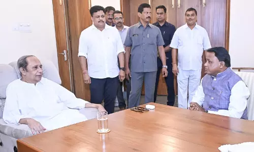 Mohan Majhi Meets Naveen Patnaik After His Return From Hospital