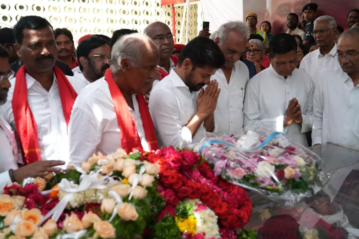 CM Revanth, Venkaiah Naidu Pay Tributes to Sudhakar Reddy