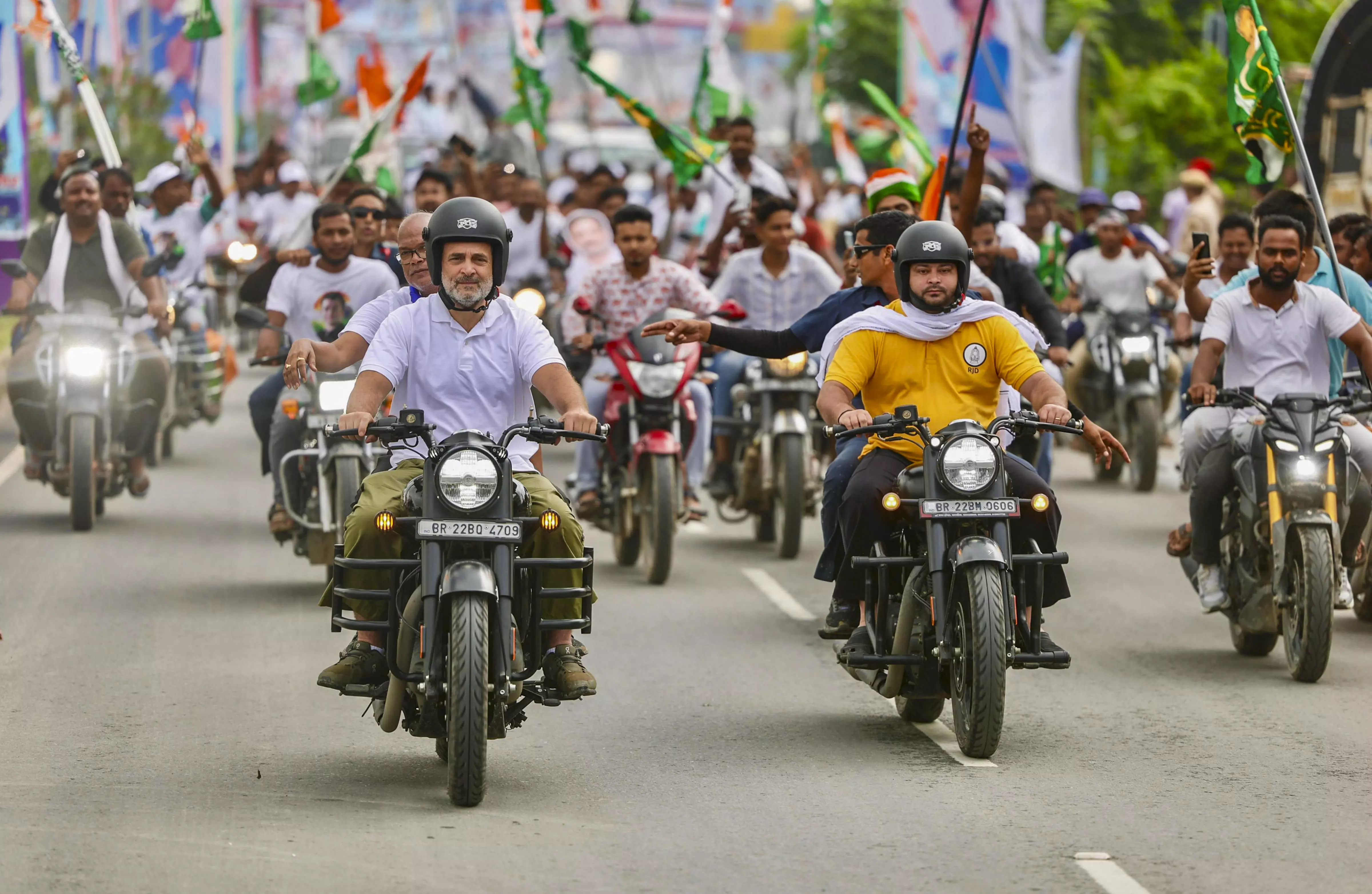 Rahul, Tejashwi Assert EC Wont Be Allowed to Steal Votes in Bihar